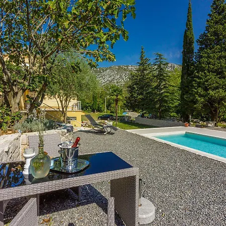 Bezauberndes Mit Mediterranem Garten, Pool, Hochstuhl, Babybett, Bbq Διαμέρισμα