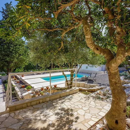 Bezauberndes Mit Mediterranem Garten, Pool, Hochstuhl, Babybett, Bbq Tribalj (Primorsko-Goranska)