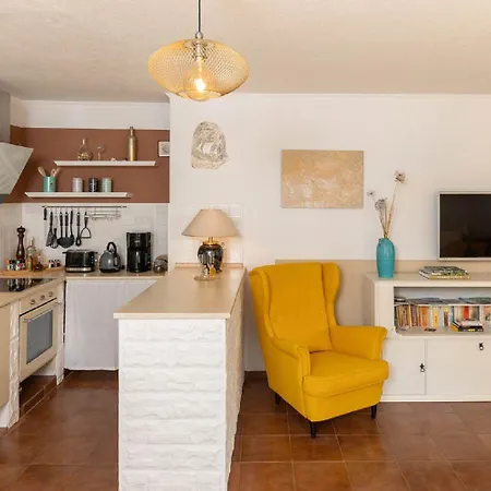 Bezauberndes Mit Mediterranem Garten, Pool, Hochstuhl, Babybett, Bbq * Tribalj (Primorsko-Goranska)
