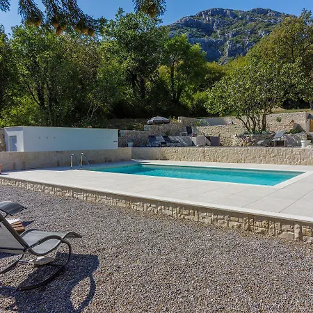 Bezauberndes Mit Mediterranem Garten, Pool, Hochstuhl, Babybett, Bbq Tribalj (Primorsko-Goranska)