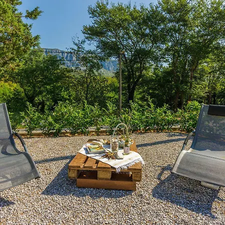 Διαμέρισμα Bezauberndes Mit Mediterranem Garten, Pool, Hochstuhl, Babybett, Bbq *