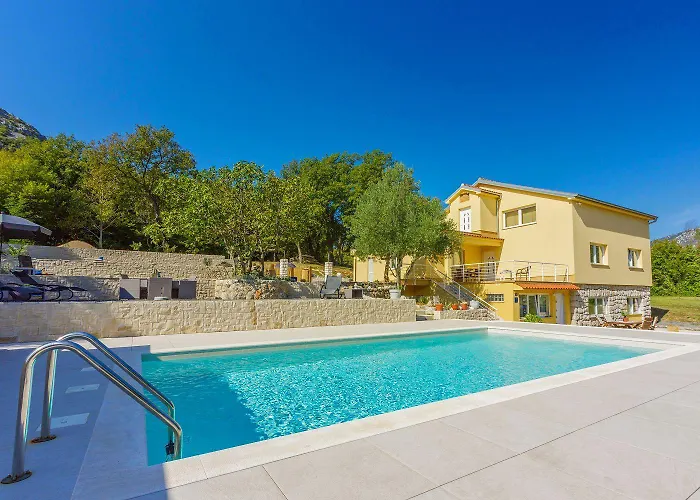 Apartament Bezauberndes Mit Mediterranem Garten, Pool, Hochstuhl, Babybett, Bbq *