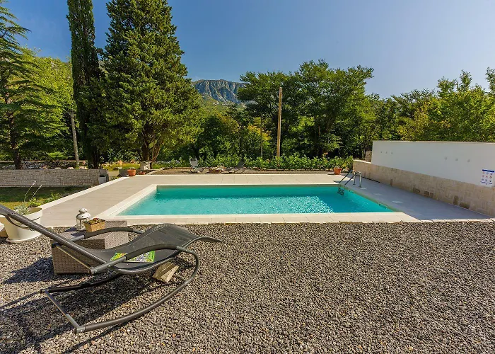 Apartament Bezauberndes Mit Mediterranem Garten, Pool, Hochstuhl, Babybett, Bbq *
