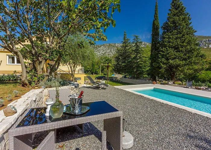Bezauberndes Mit Mediterranem Garten, Pool, Hochstuhl, Babybett, Bbq Apartament