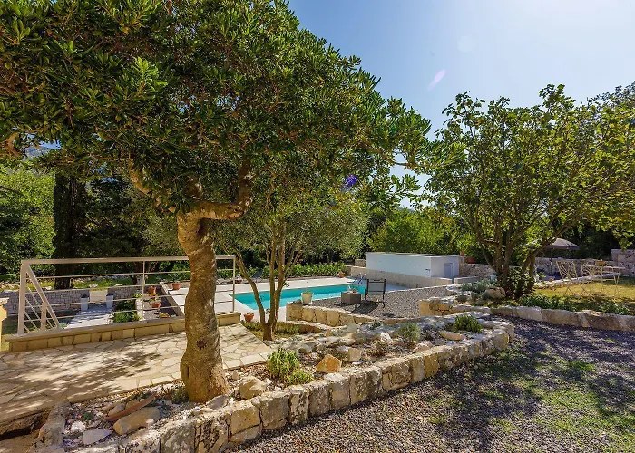 Apartament Bezauberndes Mit Mediterranem Garten, Pool, Hochstuhl, Babybett, Bbq *