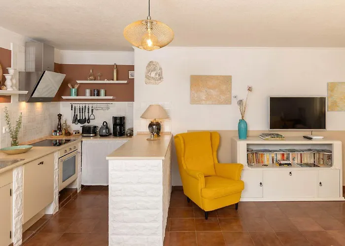 Bezauberndes Mit Mediterranem Garten, Pool, Hochstuhl, Babybett, Bbq * Tribalj (Primorsko-Goranska)