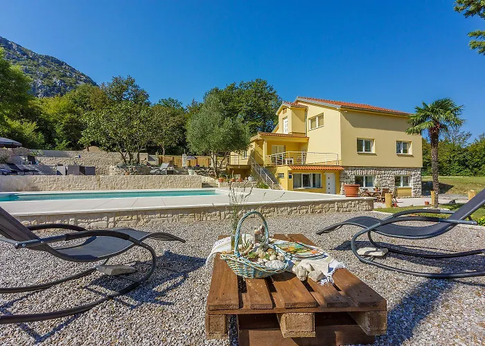 Bezauberndes Mit Mediterranem Garten, Pool, Hochstuhl, Babybett, Bbq * Tribalj (Primorsko-Goranska)