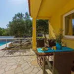 Bezauberndes Mit Mediterranem Garten, Pool, Hochstuhl, Babybett, Bbq Apartament Tribalj (Primorsko-Goranska)