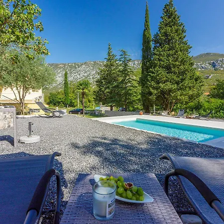 Bezauberndes Mit Mediterranem Garten, Pool, Hochstuhl, Babybett, Bbq * Tribalj (Primorsko-Goranska)