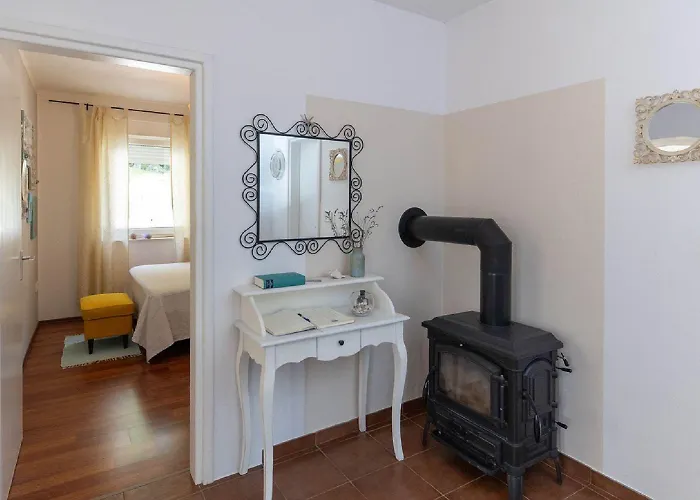 Apartment Bezauberndes Mit Mediterranem Garten, Pool, Hochstuhl, Babybett, Bbq Tribalj (Primorsko-Goranska)